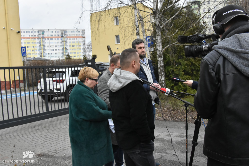 Toruń: konferencja prasowa radnych KO