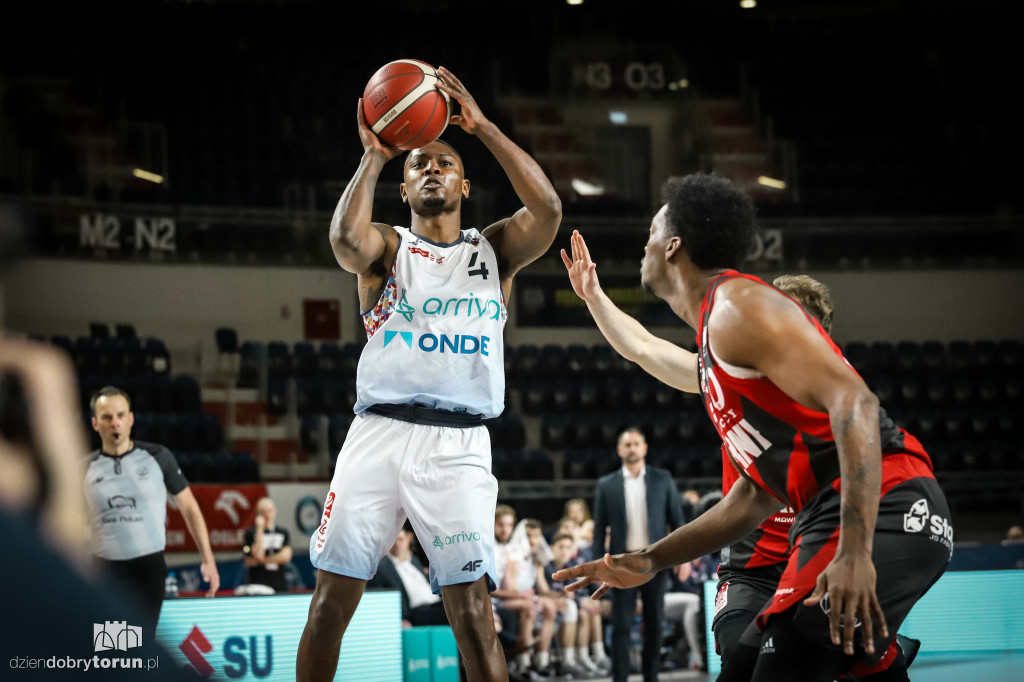 Twarde Pierniki Toruń 74 : 73 Czarni Słupsk