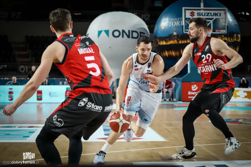 Twarde Pierniki Toruń 74 : 73 Czarni Słupsk
