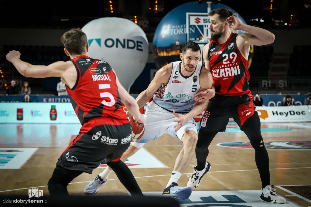 Twarde Pierniki Toruń 74 : 73 Czarni Słupsk