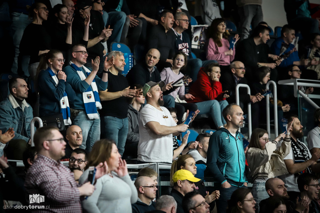 Twarde Pierniki Toruń 74 : 73 Czarni Słupsk