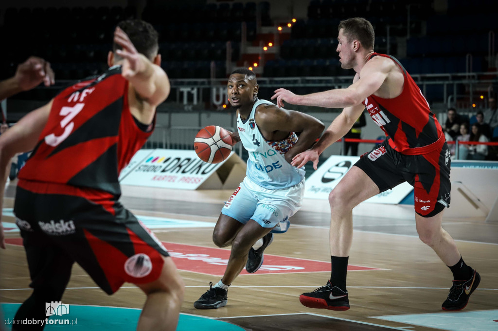 Twarde Pierniki Toruń 74 : 73 Czarni Słupsk