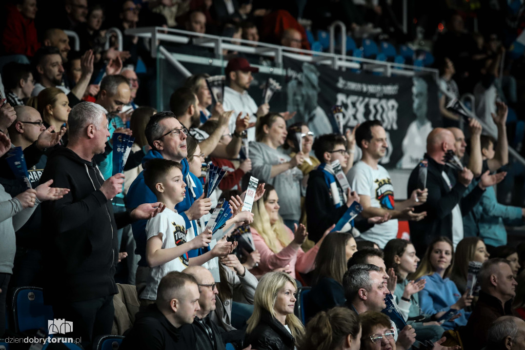 Twarde Pierniki Toruń 74 : 73 Czarni Słupsk