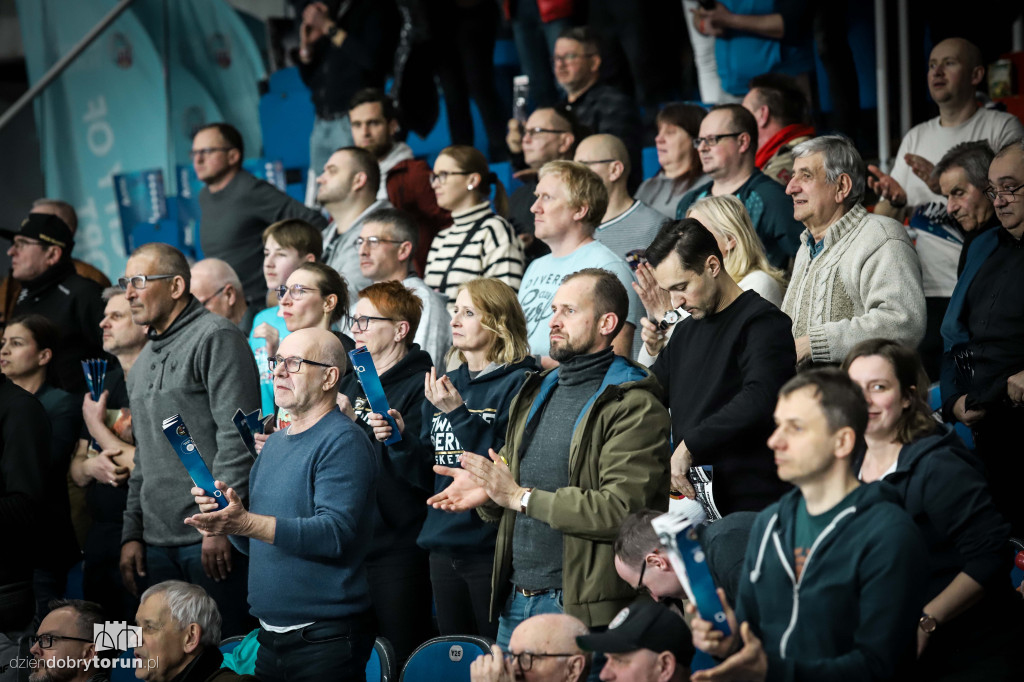 Twarde Pierniki Toruń 74 : 73 Czarni Słupsk