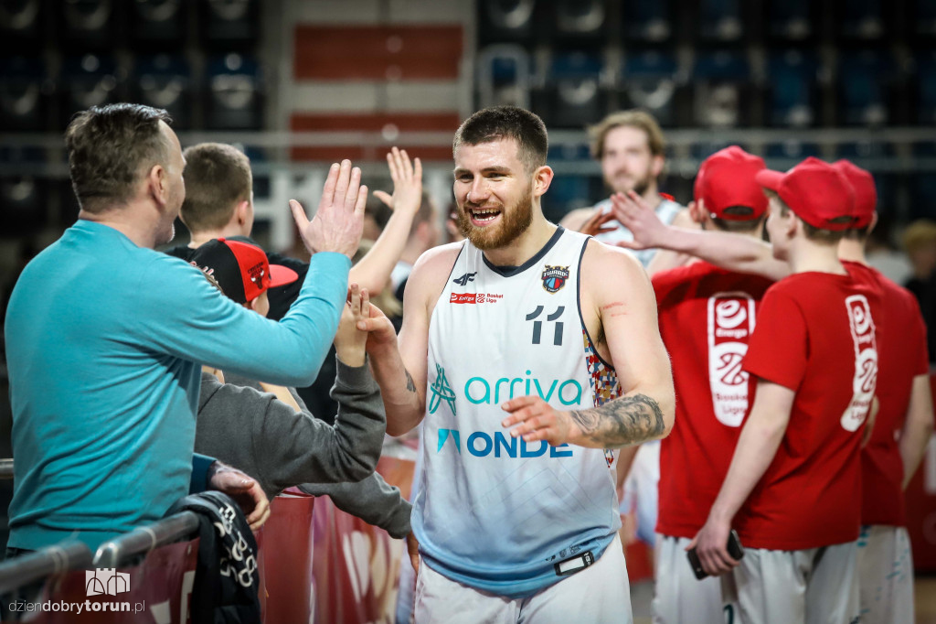 Twarde Pierniki Toruń 74 : 73 Czarni Słupsk