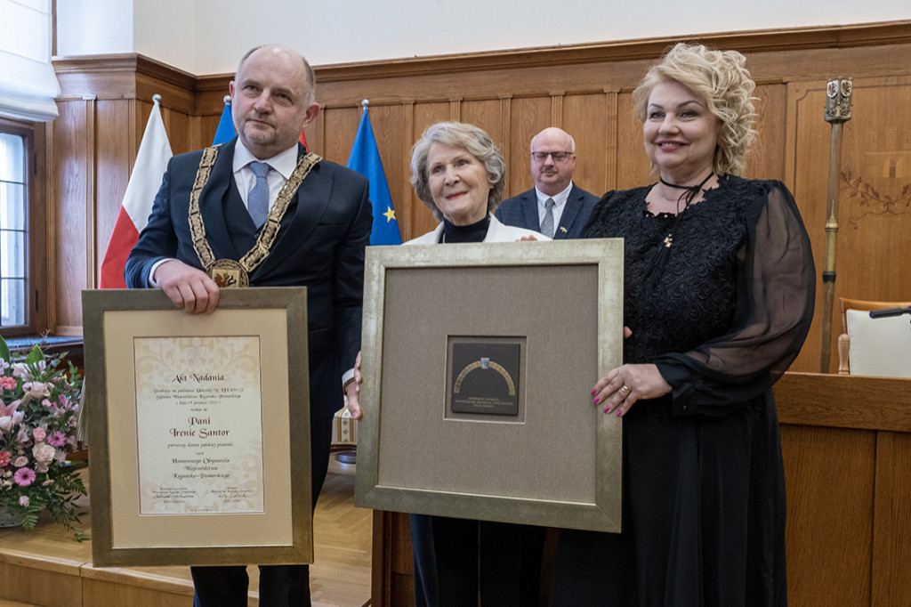 Irena Santor honorową obywatelką województwa