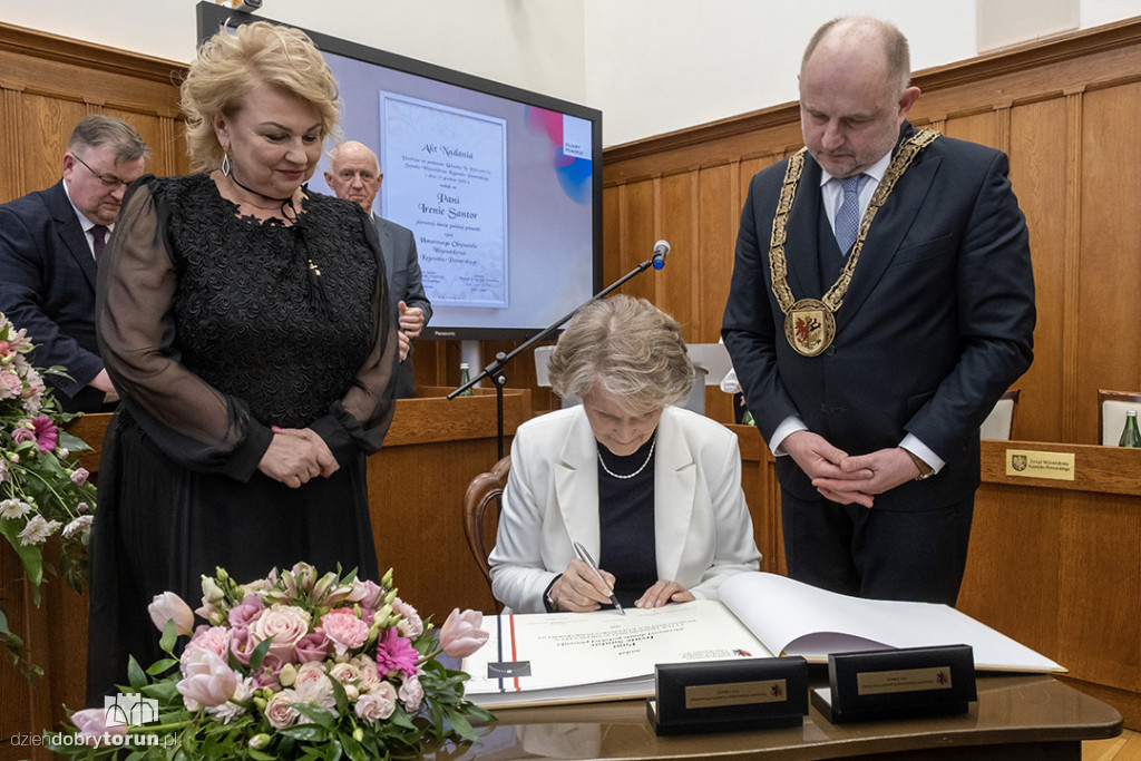 Irena Santor honorową obywatelką województwa
