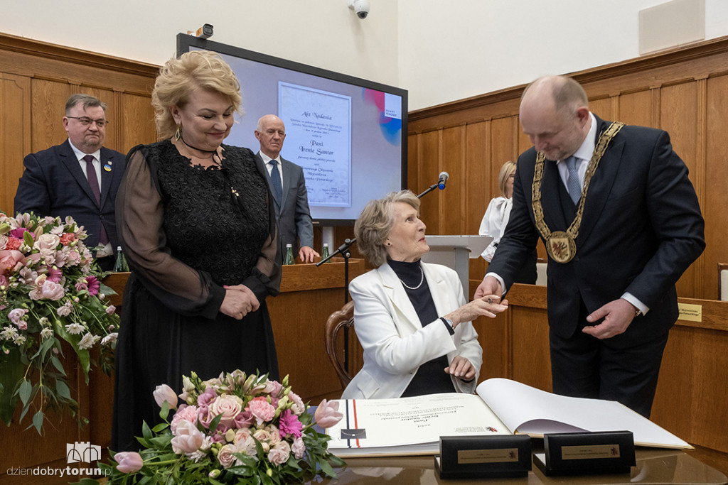 Irena Santor honorową obywatelką województwa