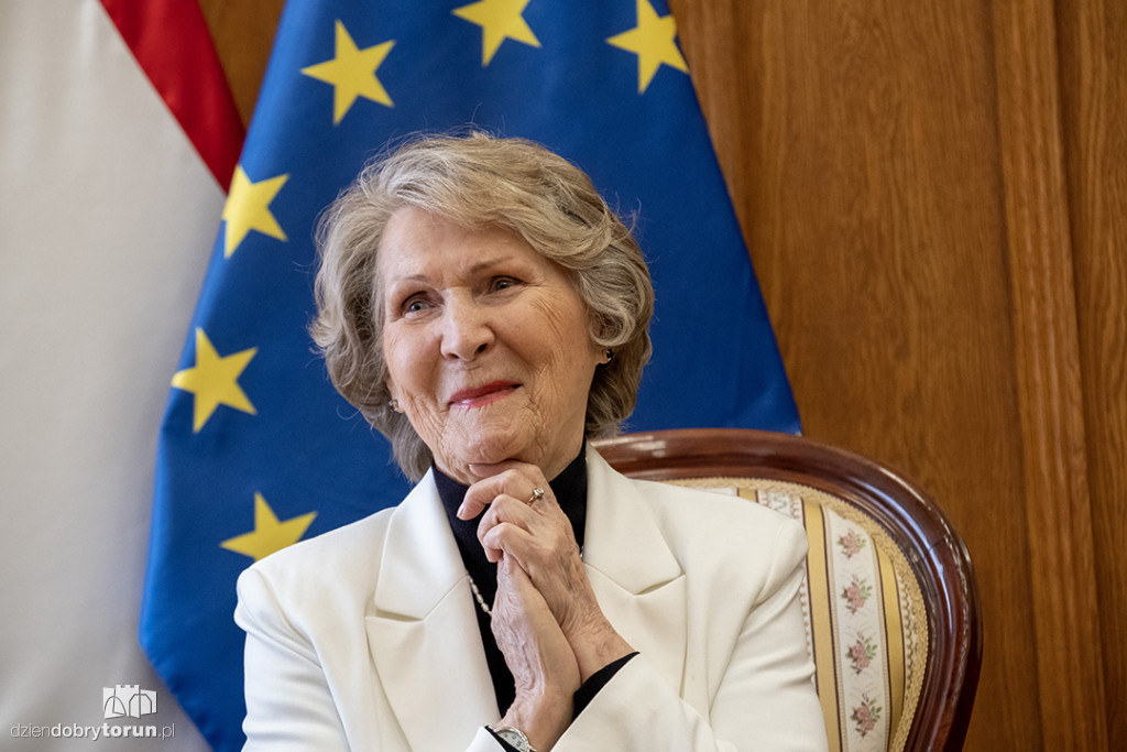 Irena Santor honorową obywatelką województwa