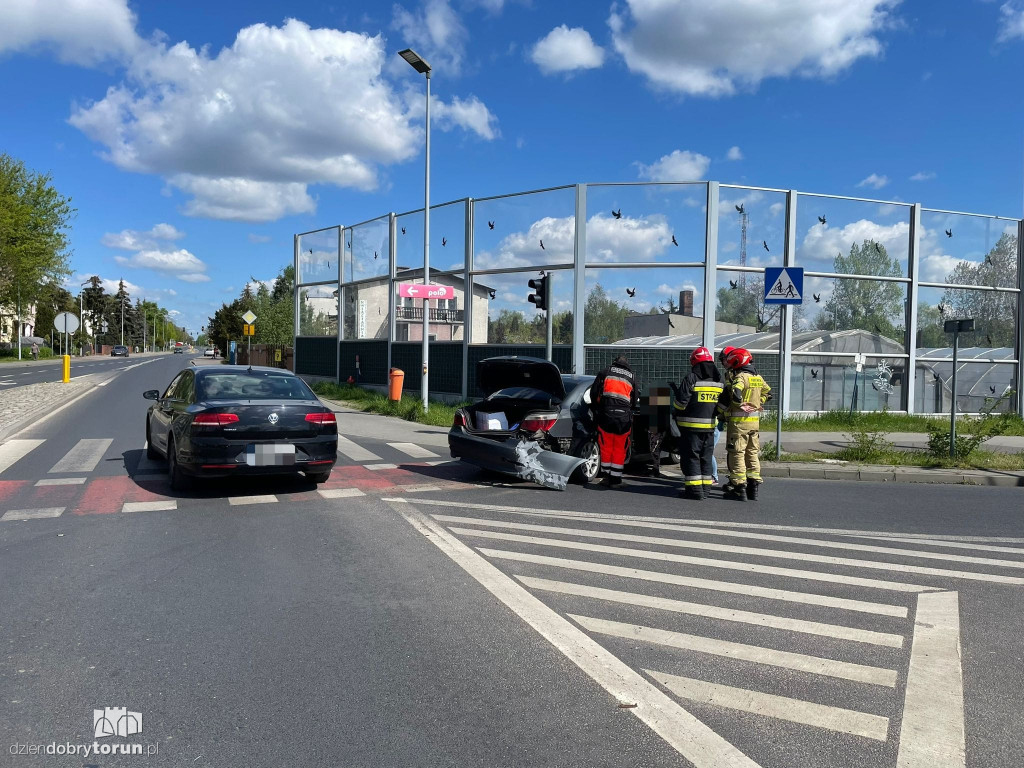 Toruń: zderzenie osobówki z motocyklem