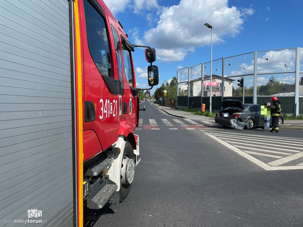 Toruń: zderzenie osobówki z motocyklem