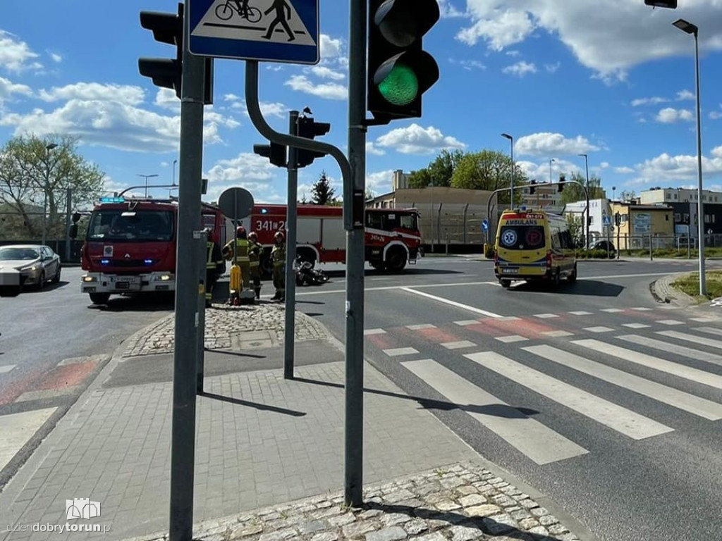 Toruń: zderzenie osobówki z motocyklem