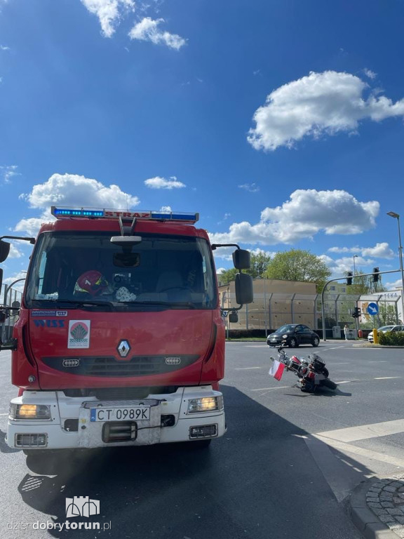 Toruń: zderzenie osobówki z motocyklem