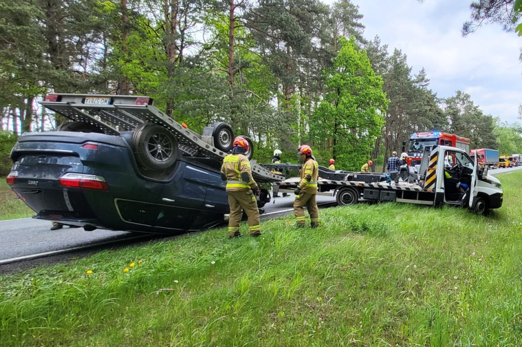 Między Toruniem, a Bydgoszczą dachowała laweta