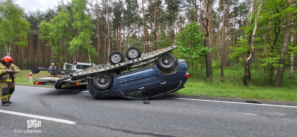 Między Toruniem, a Bydgoszczą dachowała laweta