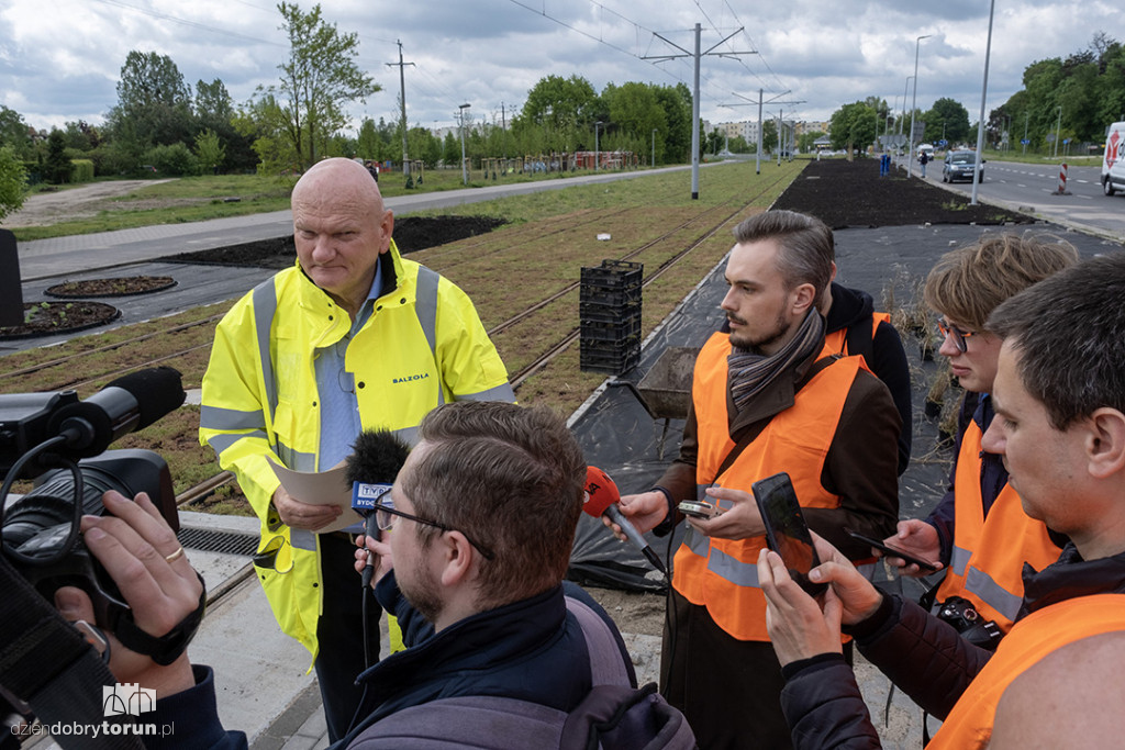 Objazd po budowie linii tramwajowej na Jar