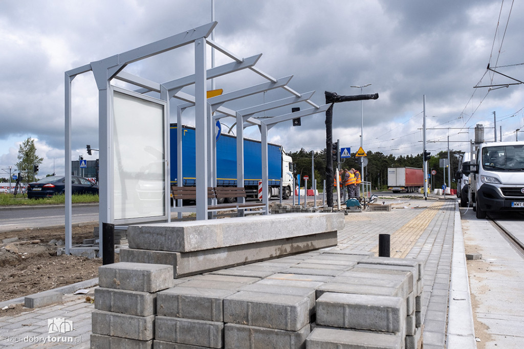Objazd po budowie linii tramwajowej na Jar