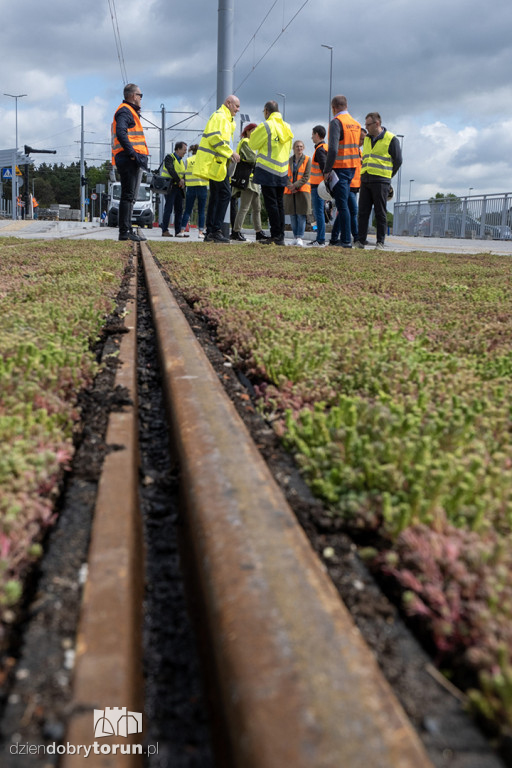 Objazd po budowie linii tramwajowej na Jar