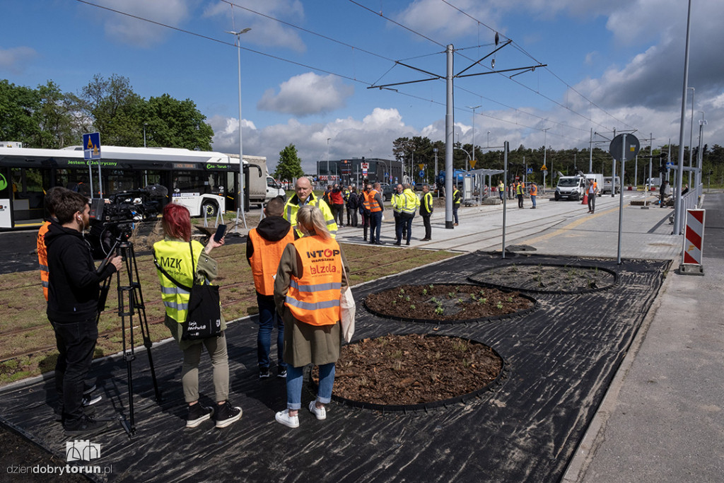 Objazd po budowie linii tramwajowej na Jar