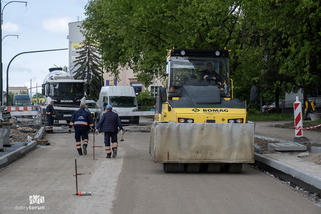 Objazd po budowie linii tramwajowej na Jar