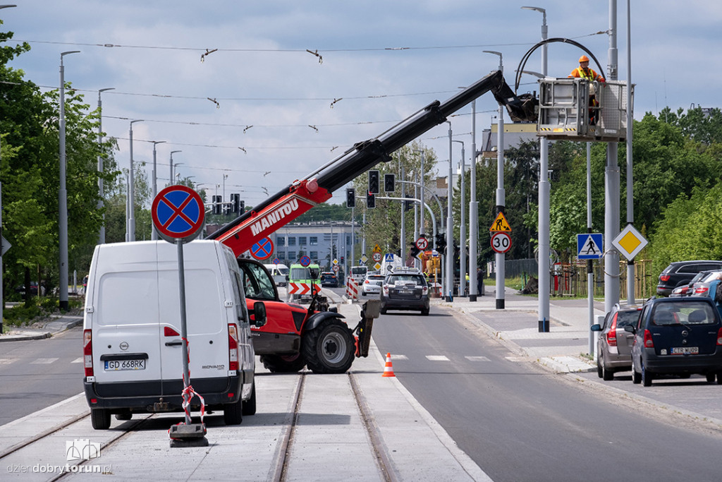 Objazd po budowie linii tramwajowej na Jar