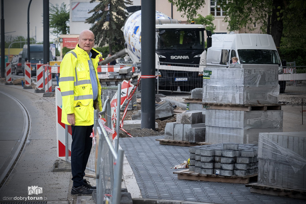 Objazd po budowie linii tramwajowej na Jar