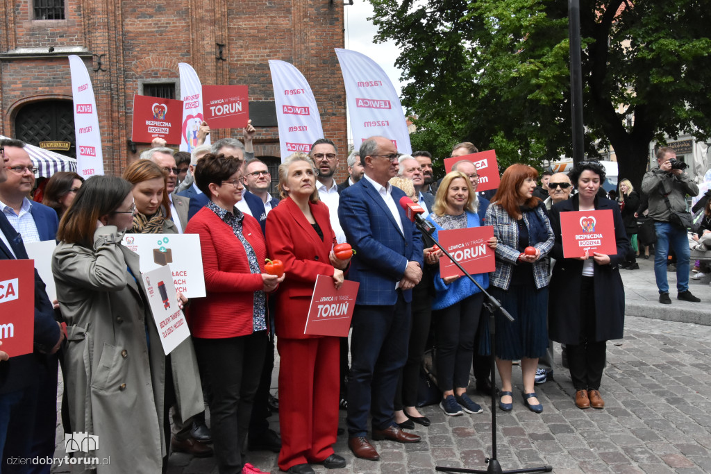 Konferencja Lewicy na toruńskiej starówce
