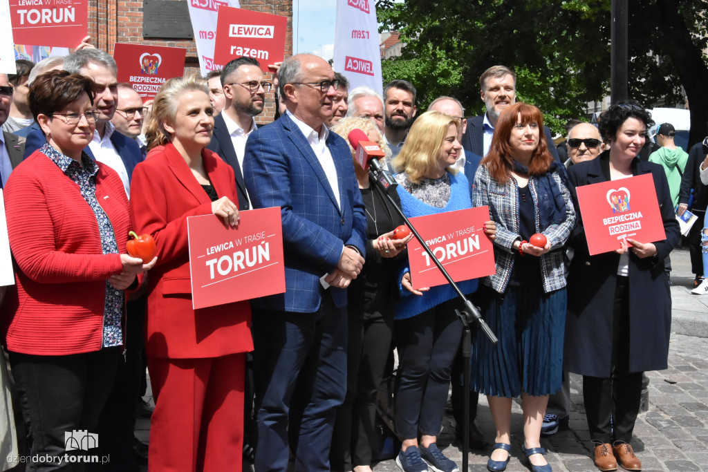 Konferencja Lewicy na toruńskiej starówce