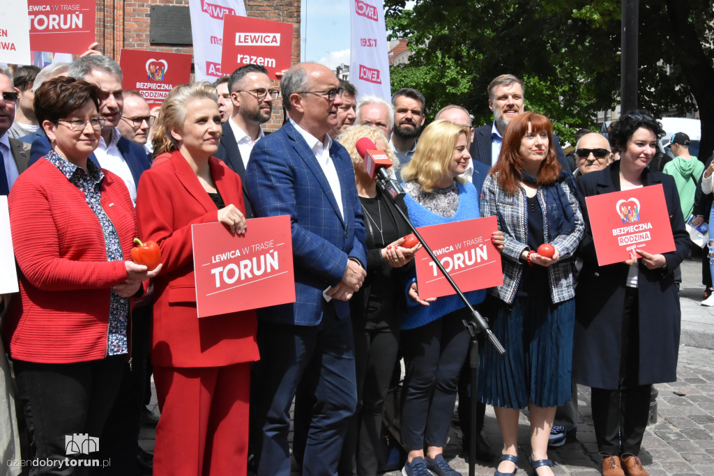 Konferencja Lewicy na toruńskiej starówce