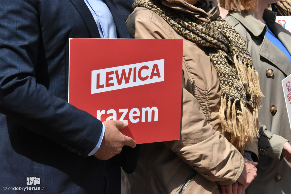 Konferencja Lewicy na toruńskiej starówce