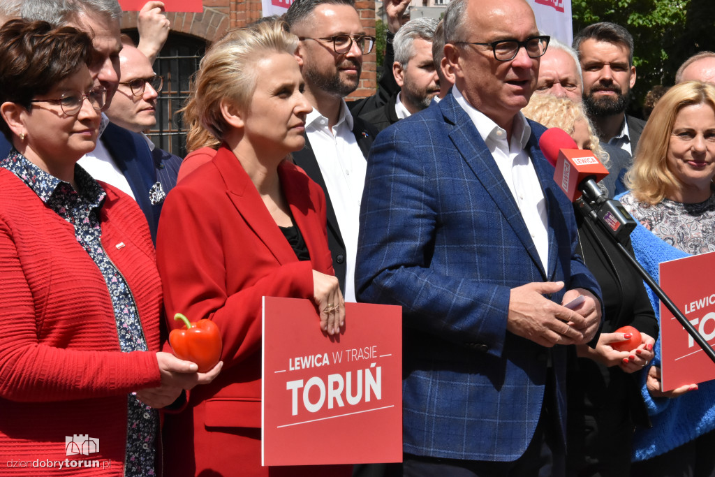 Konferencja Lewicy na toruńskiej starówce