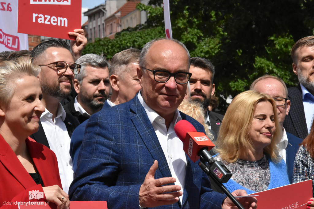 Konferencja Lewicy na toruńskiej starówce