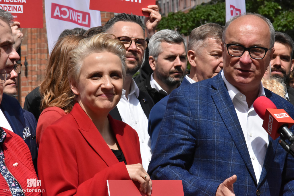 Konferencja Lewicy na toruńskiej starówce
