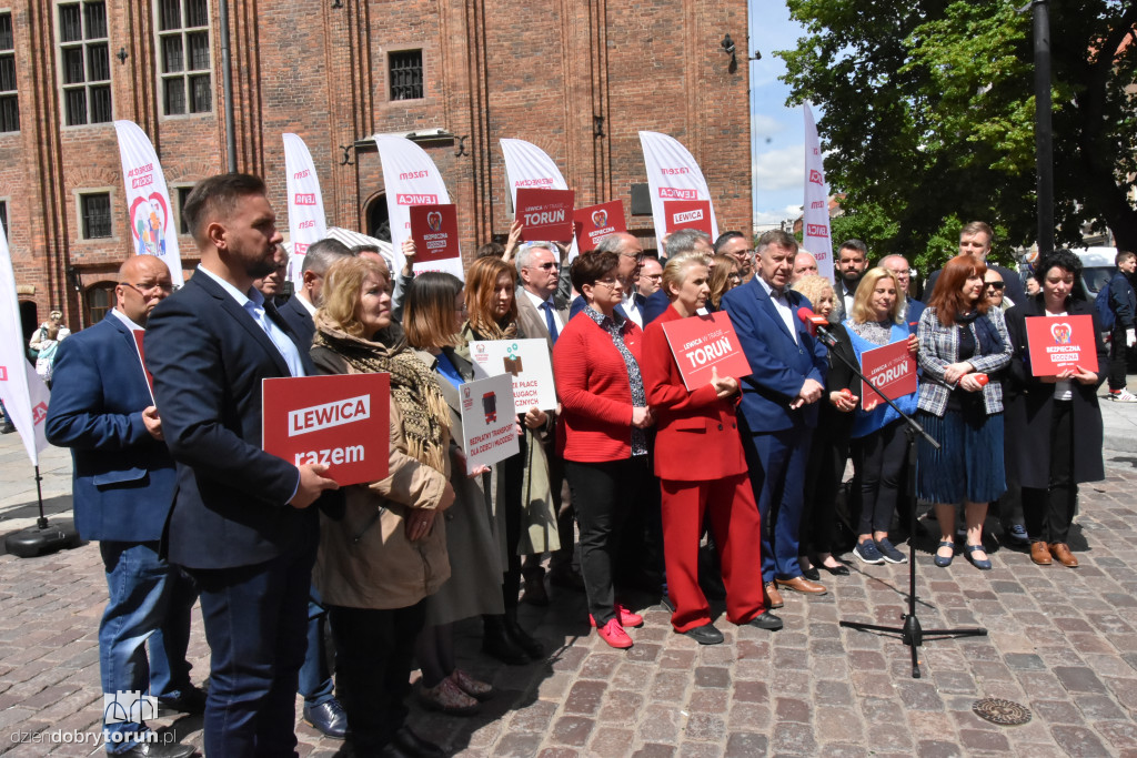 Konferencja Lewicy na toruńskiej starówce