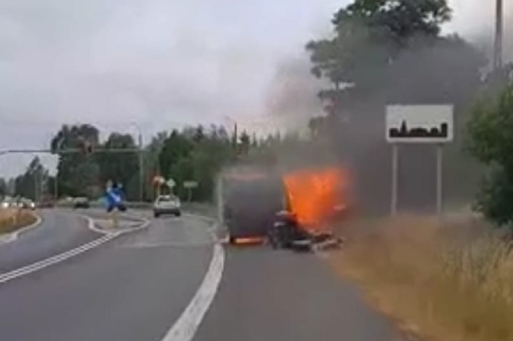 Pożar auta dostawczego pod Toruniem