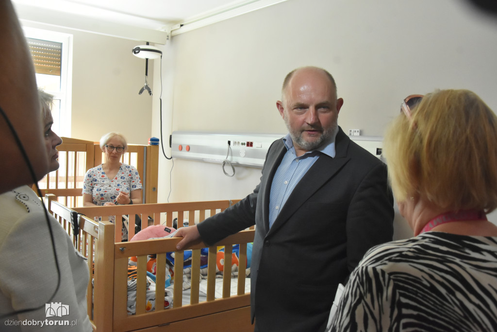 Marszałek Całbecki z wizytą w hospicjum