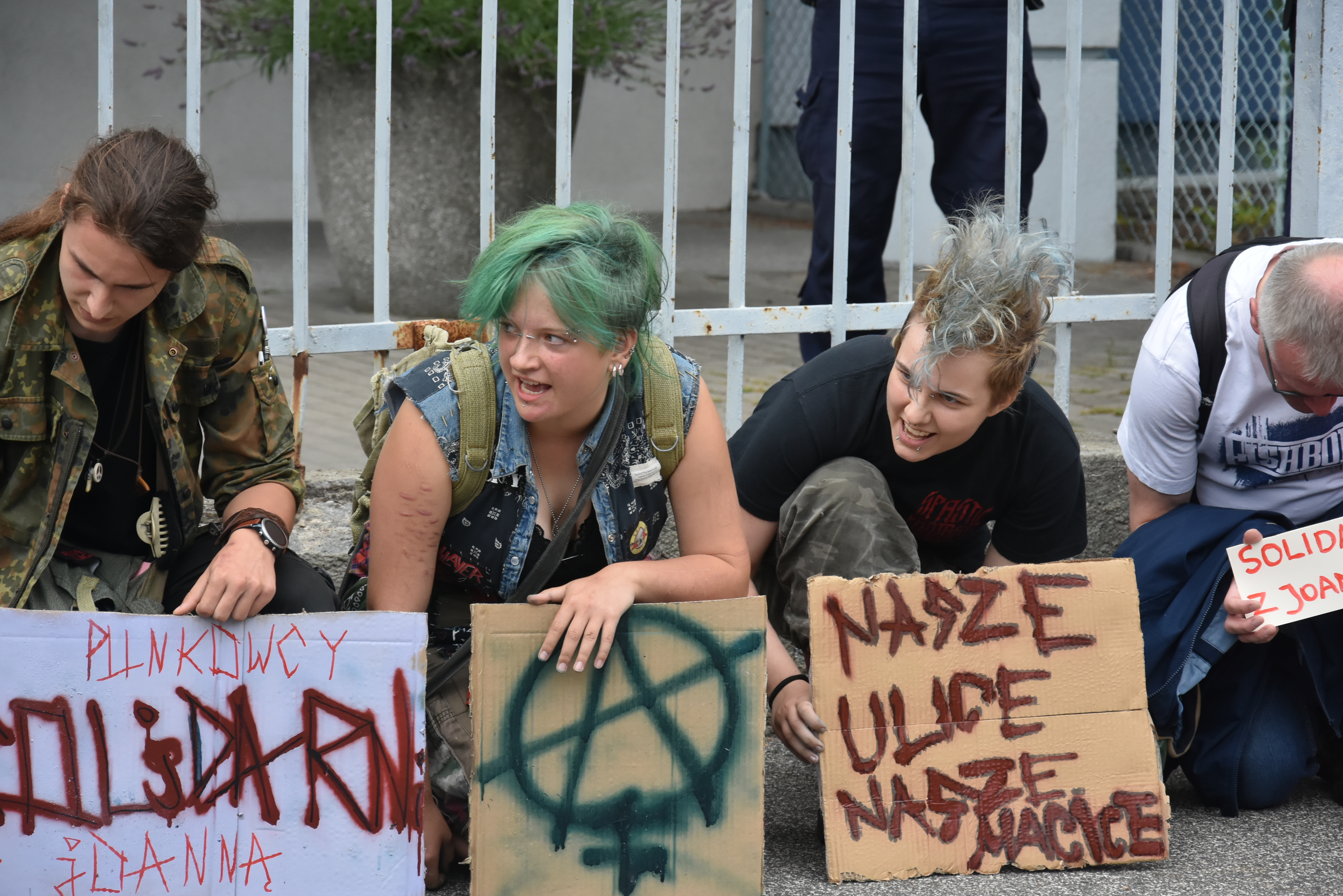 Protest przed toruńską komendą policji