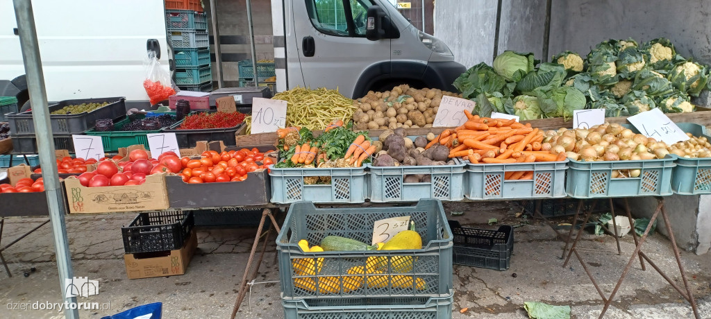 Ceny warzyw i owoców na Targowisku Miejskim