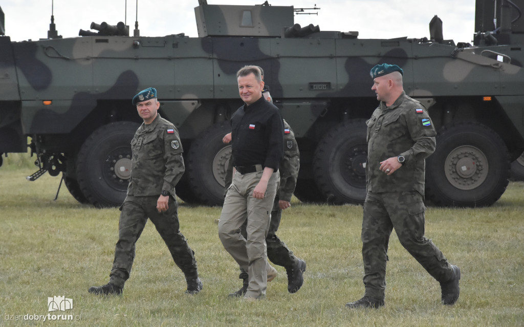 Minister Mariusz Błaszczak na poligonie