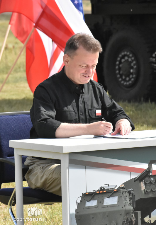 Minister Mariusz Błaszczak na poligonie