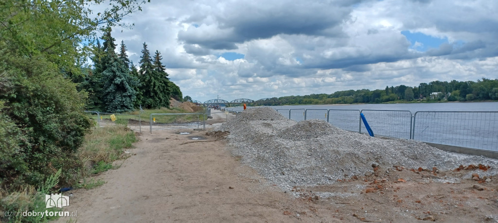 Rozkopany toruński bulwar
