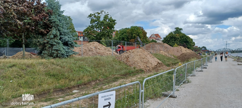 Rozkopany toruński bulwar