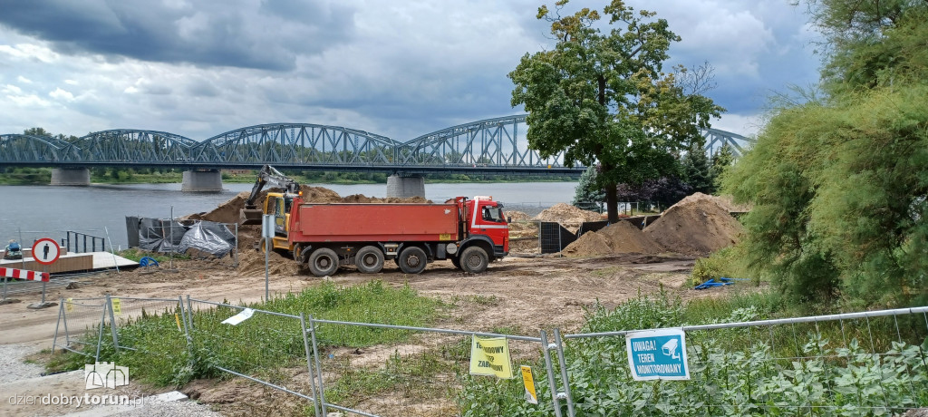 Rozkopany toruński bulwar