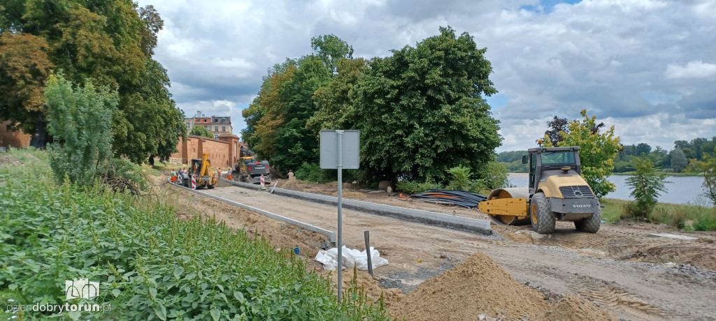Rozkopany toruński bulwar