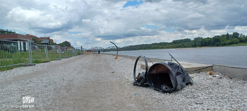 Rozkopany toruński bulwar