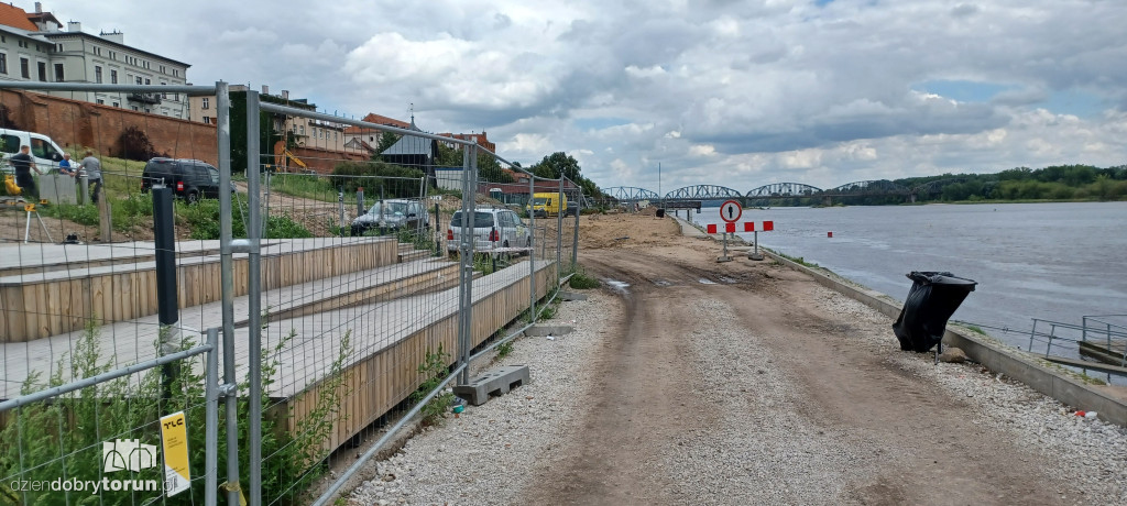 Rozkopany toruński bulwar