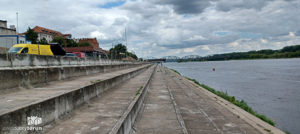 Rozkopany toruński bulwar