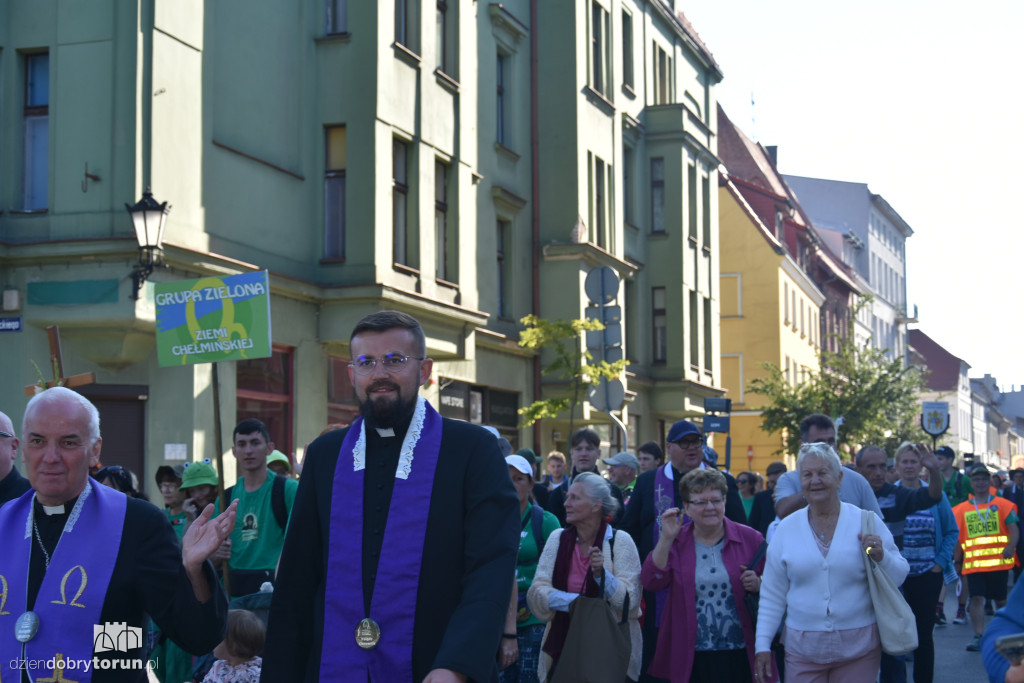 Pielgrzymka z Torunia ruszyła na Jasną Górę [FOTO]