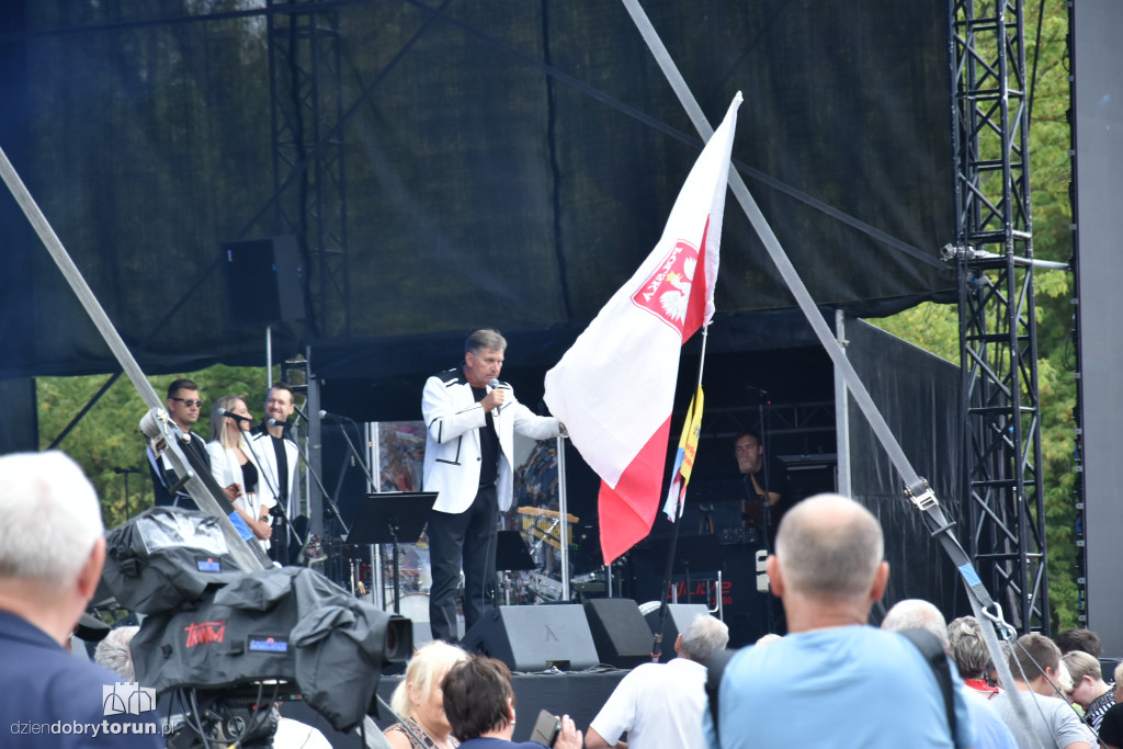Impreza u Rydzyka! Tak bawili się w Toruniu
