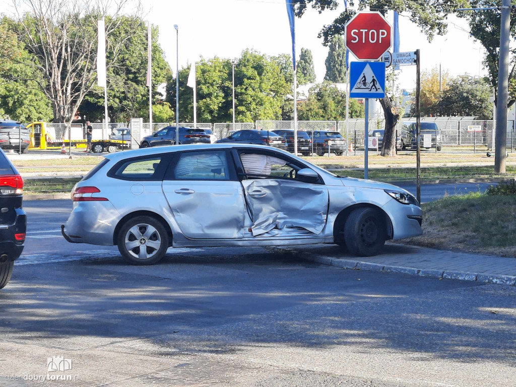 Groźna kolizja przy moście gen. Zawackiej